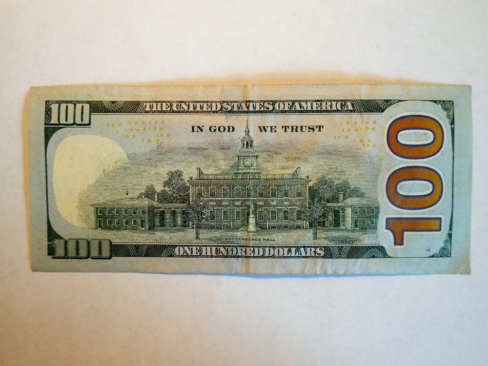 2009-A $100 VF/VF+ FRN with a Raised Digit (8) Error on Lower Serial #