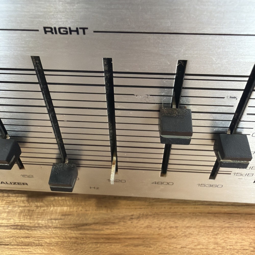 Newmark Stereo Frequency Equalizer Eg 2100