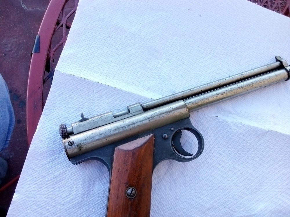 Benjamin Franklin 122 Front Pumping .22 Air Pistol