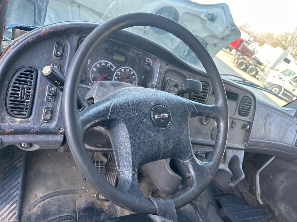 Freightliner M2 106 Steering Column - Used