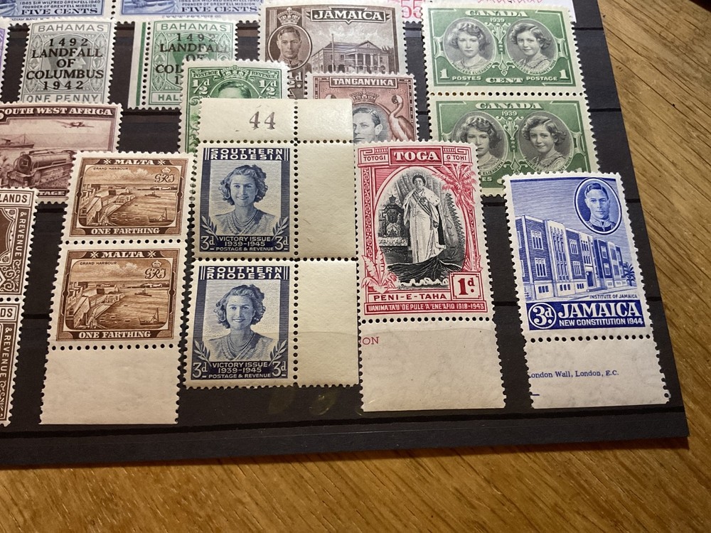 Commonwealth mixed mint never hinged stamps B2383
