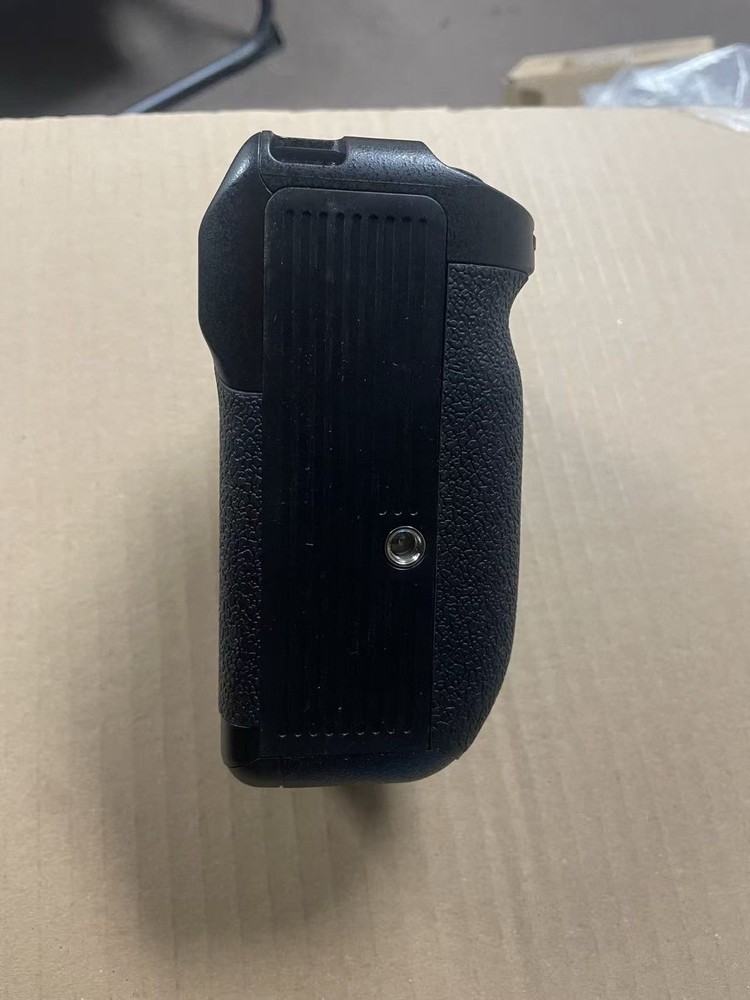 Battery grip Fits: SONY A9/A7RIII