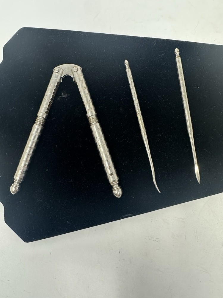 VTG Ellwood Rusticware Nutcracker Tree Bowl