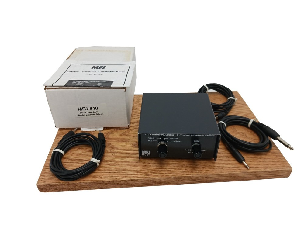 MFJ-640 Specialized 2 Radio Selector/Mixer