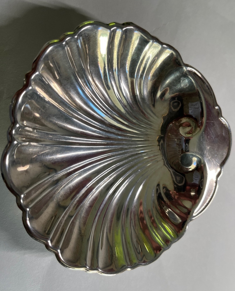 STERLING SILVER FOOTED SCALLOP SHELL BOWL