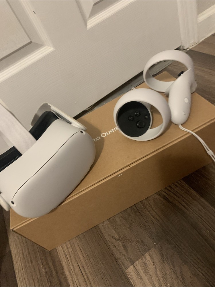 2022 Meta Quest Oculus 2