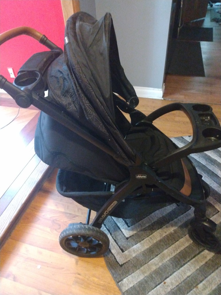 Chico bravo stroller traveling system