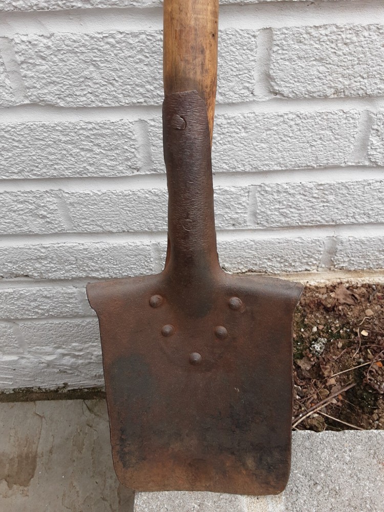 ww1 German trenching shovel
