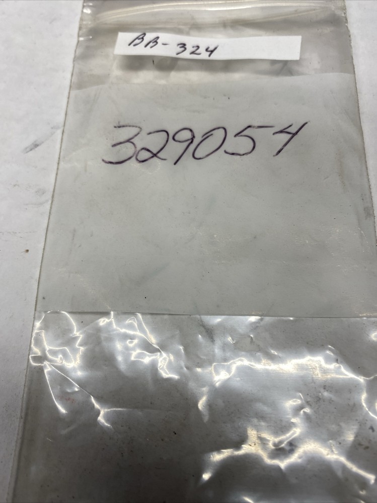 Five OEM Evinrude Johnson Screws 329054 BB-324