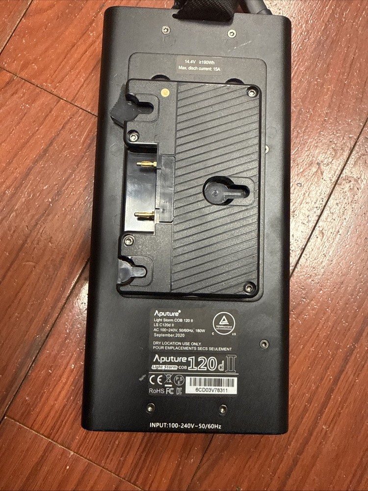 Apurture Light Storm COB 120 DII / NO BATTERY