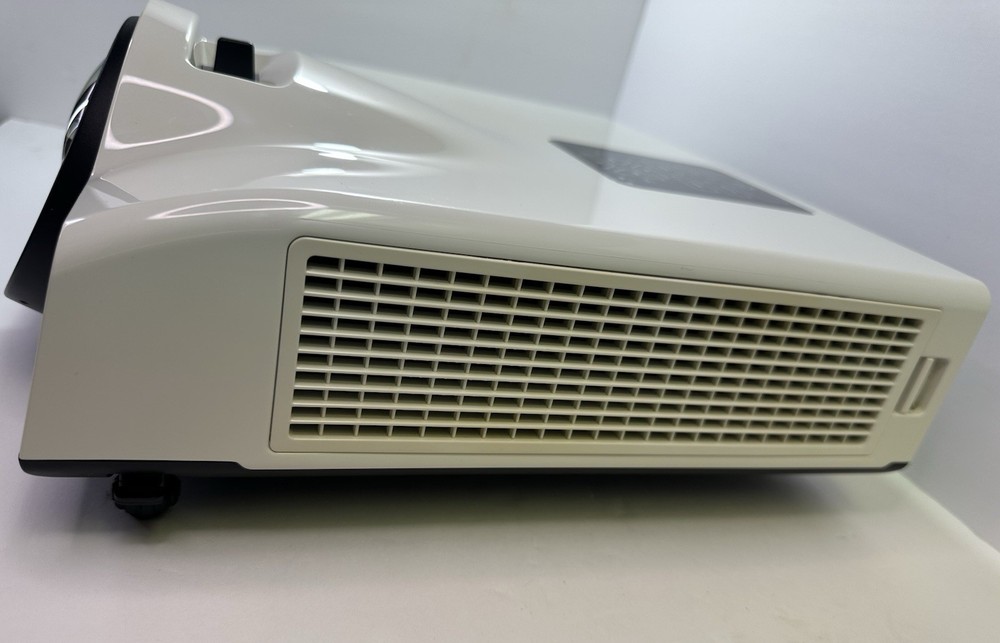 BoxLight P5 WX31NST 3LCD Projector Tested/working