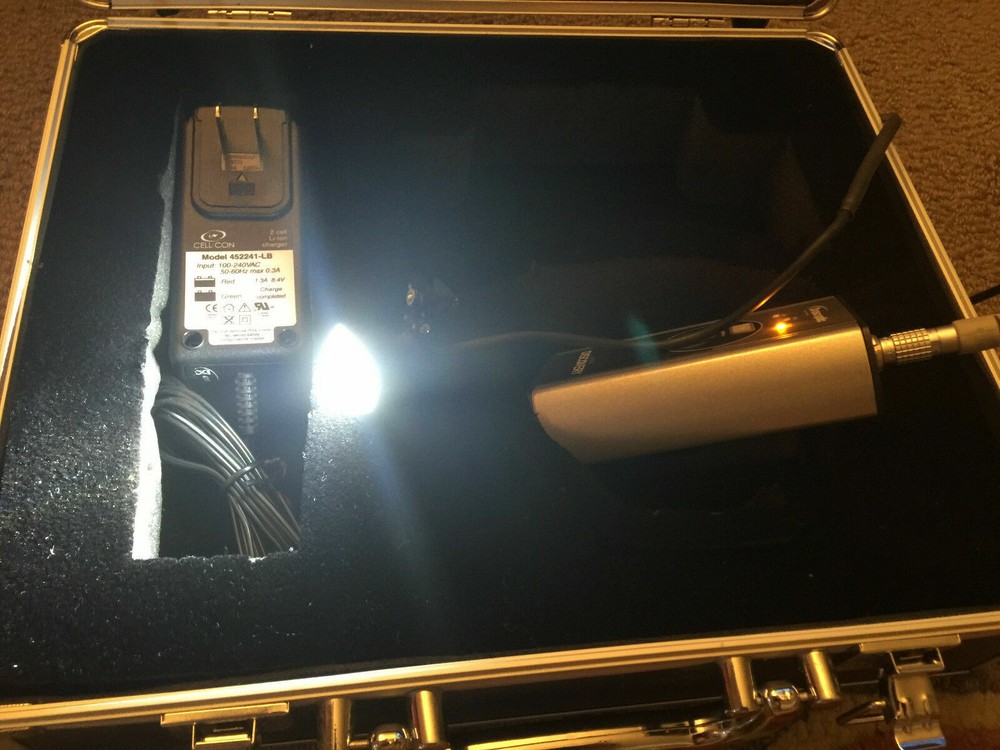 orascoptic Discovery light with good battery and protective case