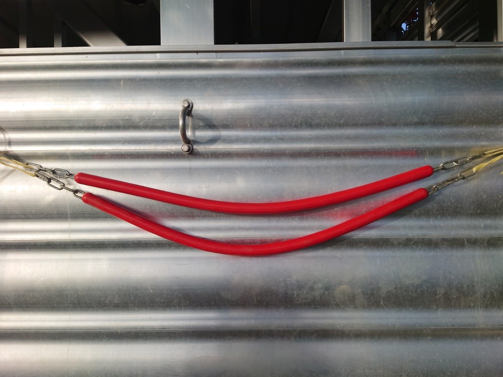 Nylon Web Stall Guard & Two Vinyl-Wrapped Stall Chains