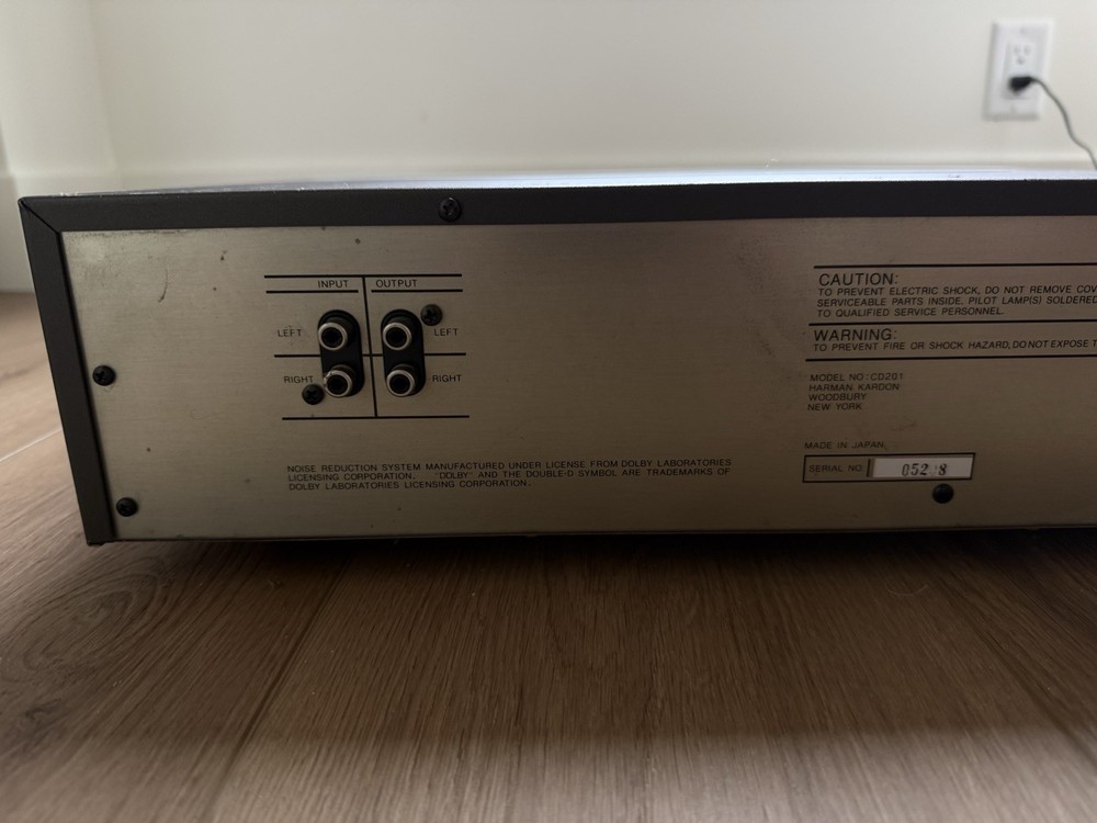 Harmon/Kardon CD 201. Ultrawideband Linear Phase Cassette. Powers On Clean