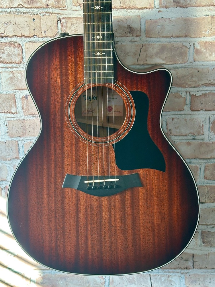 Taylor 324CE 2019 - Shaded Edgeburst