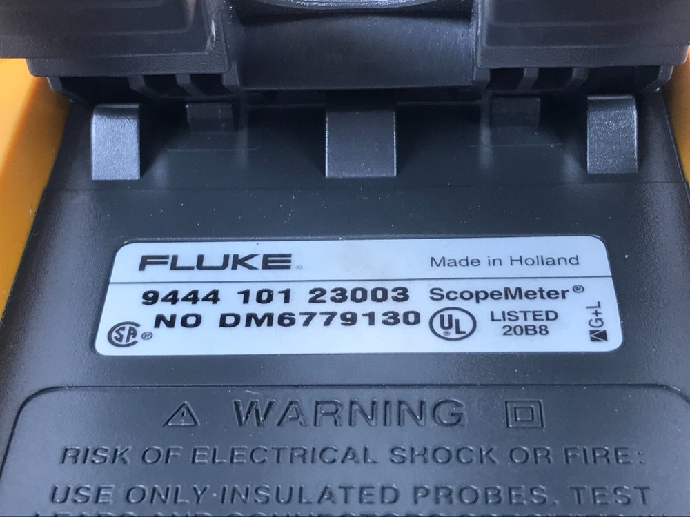 Fluke 123 Industrial ScopeMeter Scope Oscilloscope Multimeter