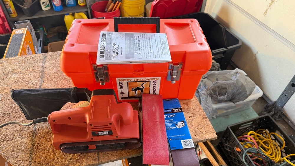 Black & Decker 3x21 In. Belt Sander – Runs Great, With Case
