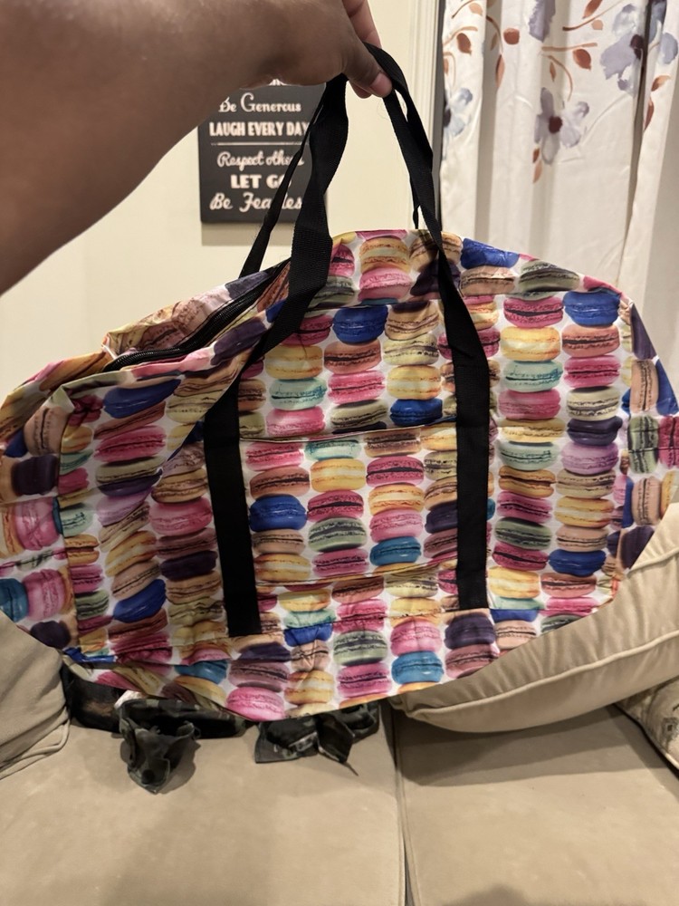 Macaron Print Dufflebag