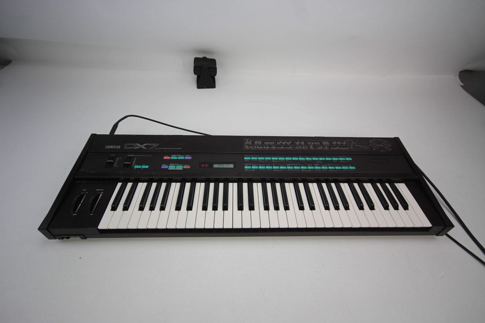 Yamaha DX7 Programmable Algorithm Synthesizer 1983 - 1987 - Black SHOP TESTED
