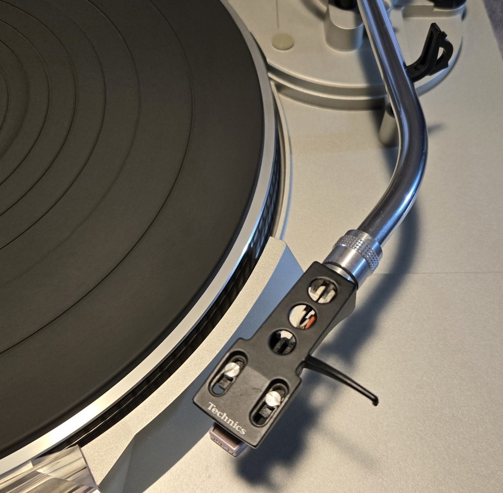 Technics Direct Drive SL-5200 Turntable, Serviced, Recapped New Covers Available