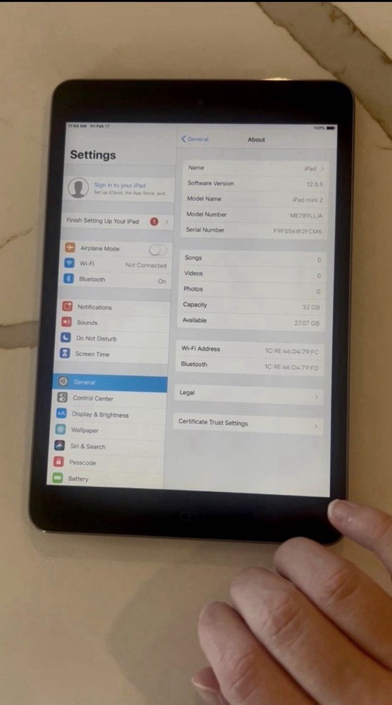 Apple iPad mini 2's 32GB Bundle of TWO