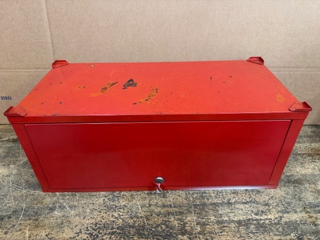 Vintage DAYTON 3 Drawer Intermediate Middle Tool Box Toolbox With Keys