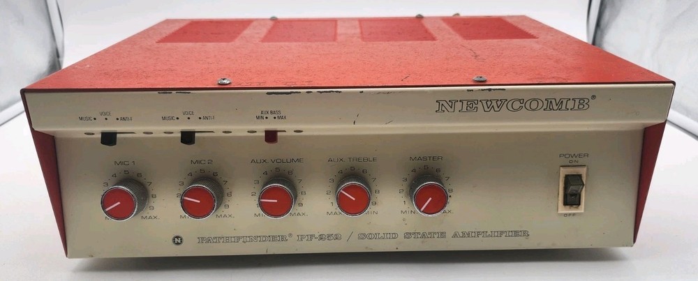 Newcomb Pathfinder PF-252 Solid State Amplifier Vintage Powers On
