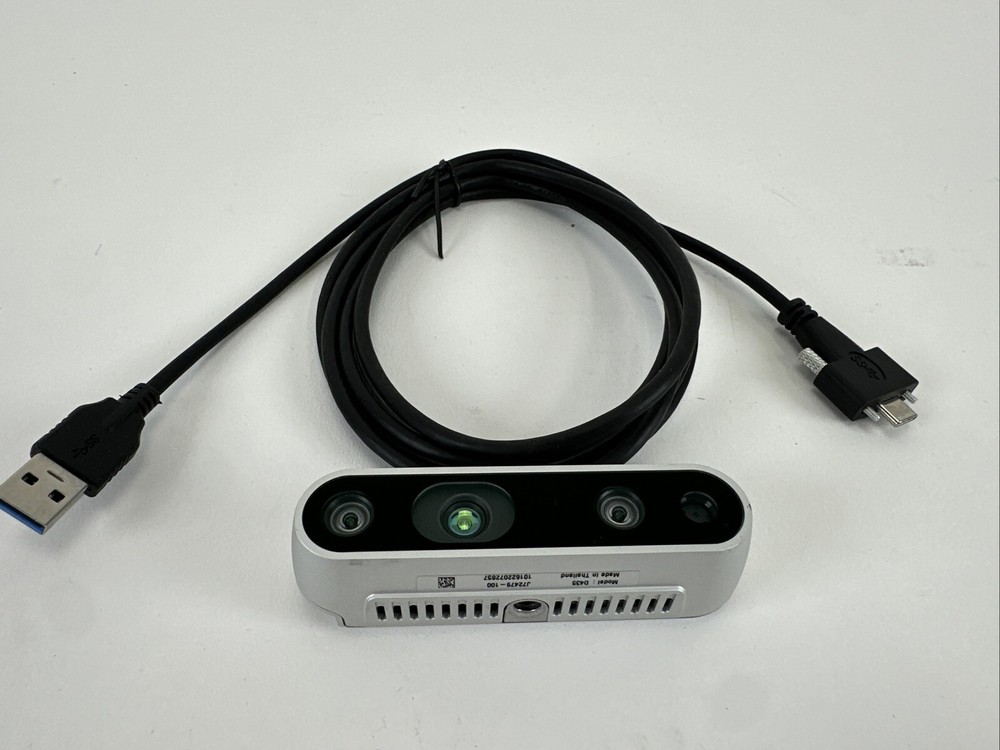 Intel RealSense Depth Camera D435 Silver with locking USB C To C Cable