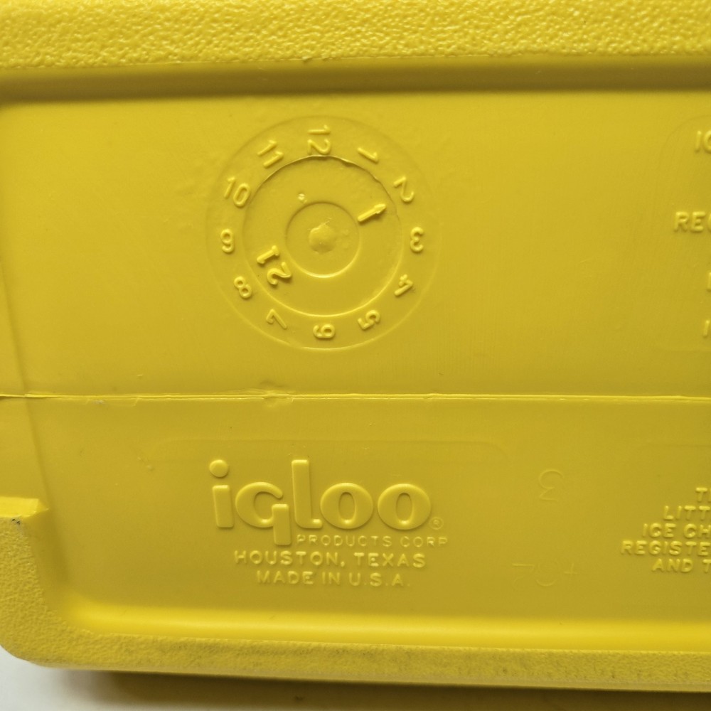 Used - Deadpool Igloo Playmate PAL Cooler 7 Qt 9 Can Marvel