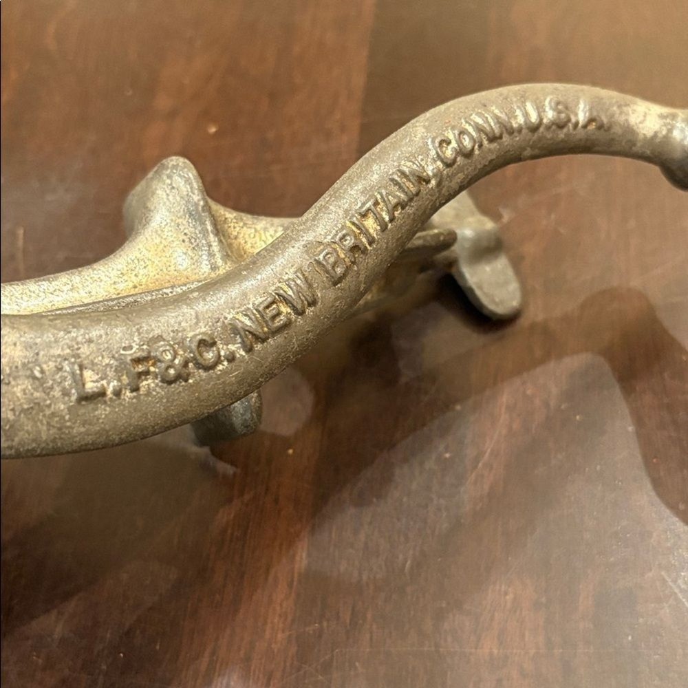 Universal Rustic Silver Metal Grinder