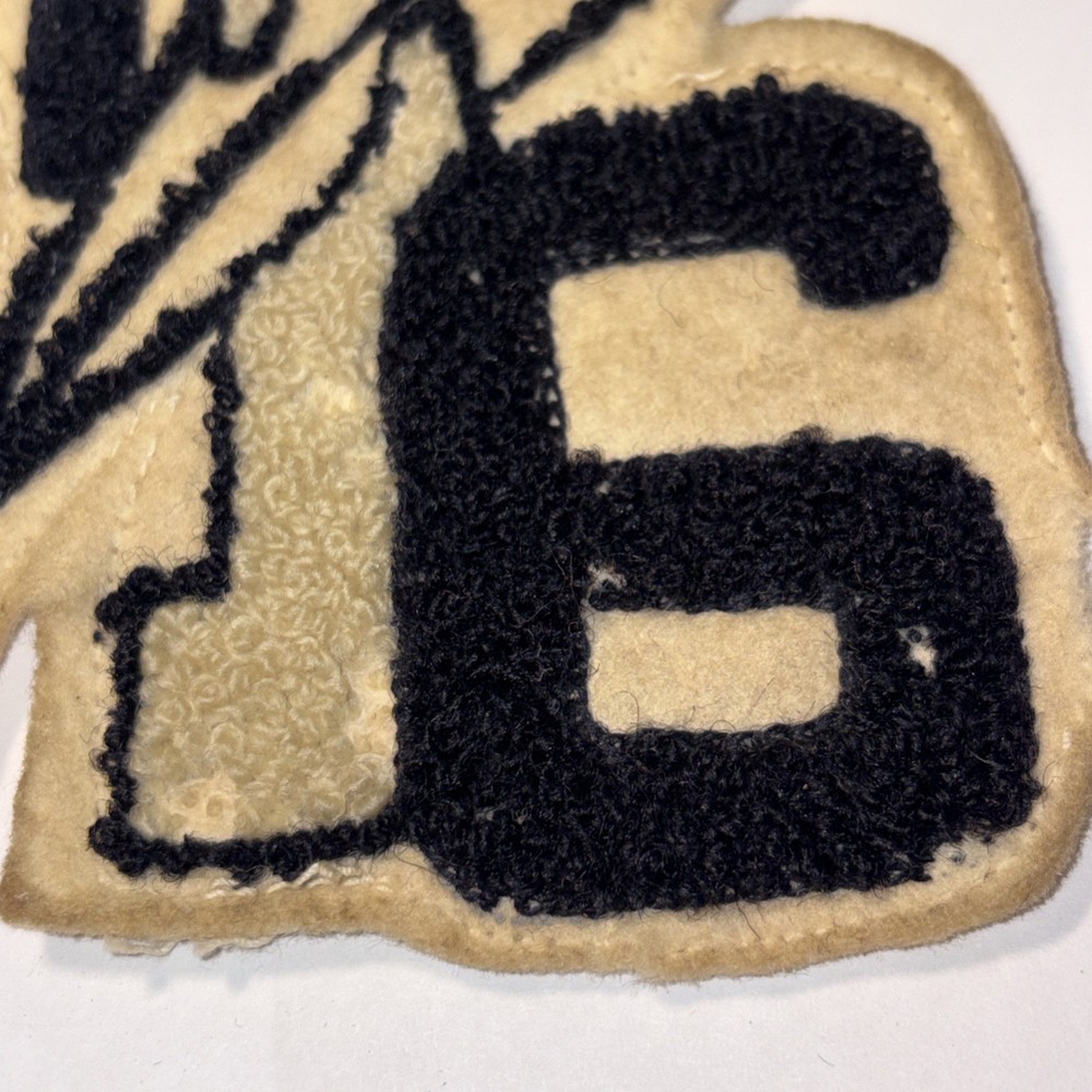 Vintage Letterman Patch Chenille Felt 1946 Feather Quill