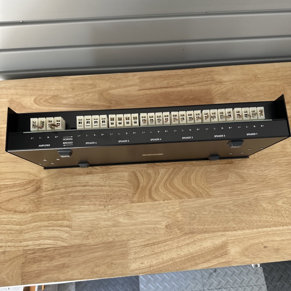Niles HDL-6 High Definition Speaker Selection System Control Box 7 Connectors