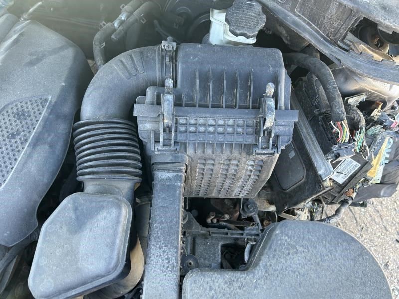 SANTA FE 2015 Fuse Box Cabin 104620647