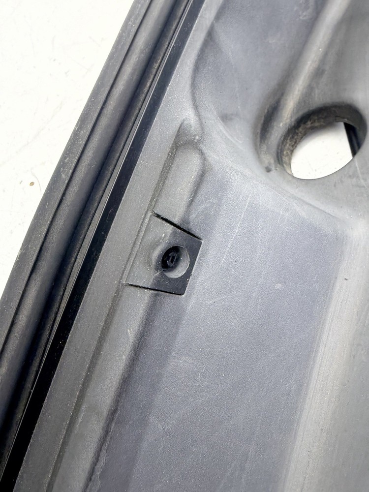 2014-2020 Nissan Rogue Windshield Cowl Panel Cover OEM.