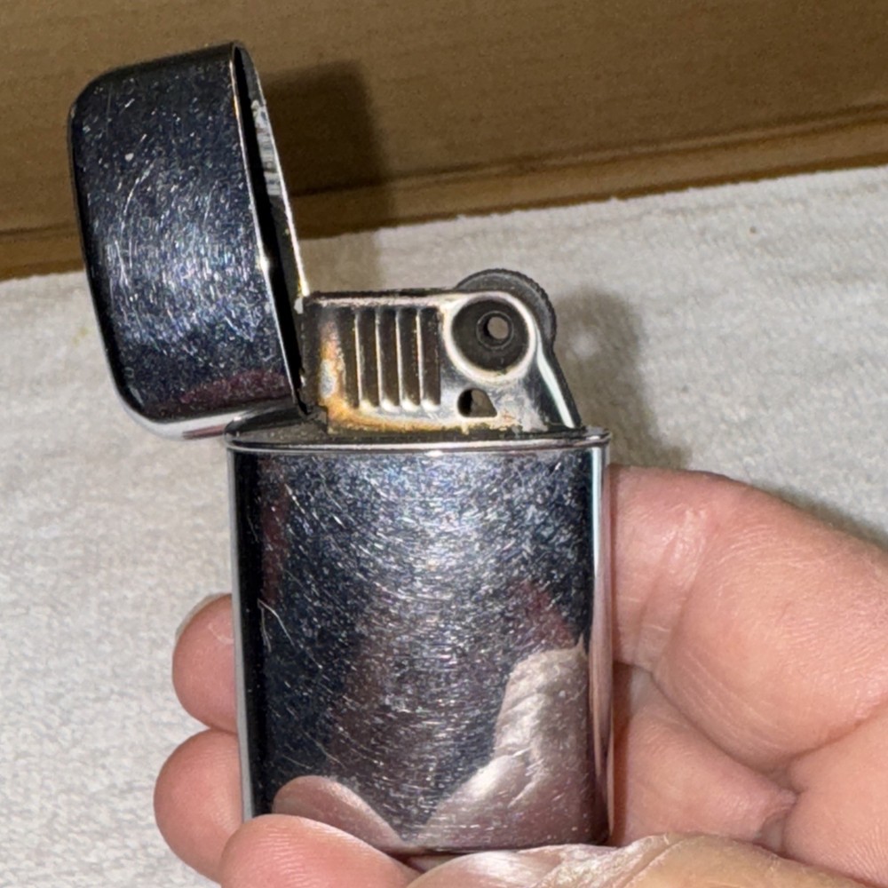 Vintage Ronson Super Wind Lite Metal Cigarette Lighter