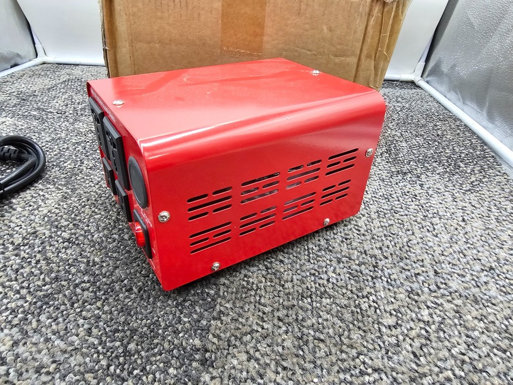 SH-GJ1500VA Step Up & Down Transformer Socket 110V 220V AC Input 50/60Hz