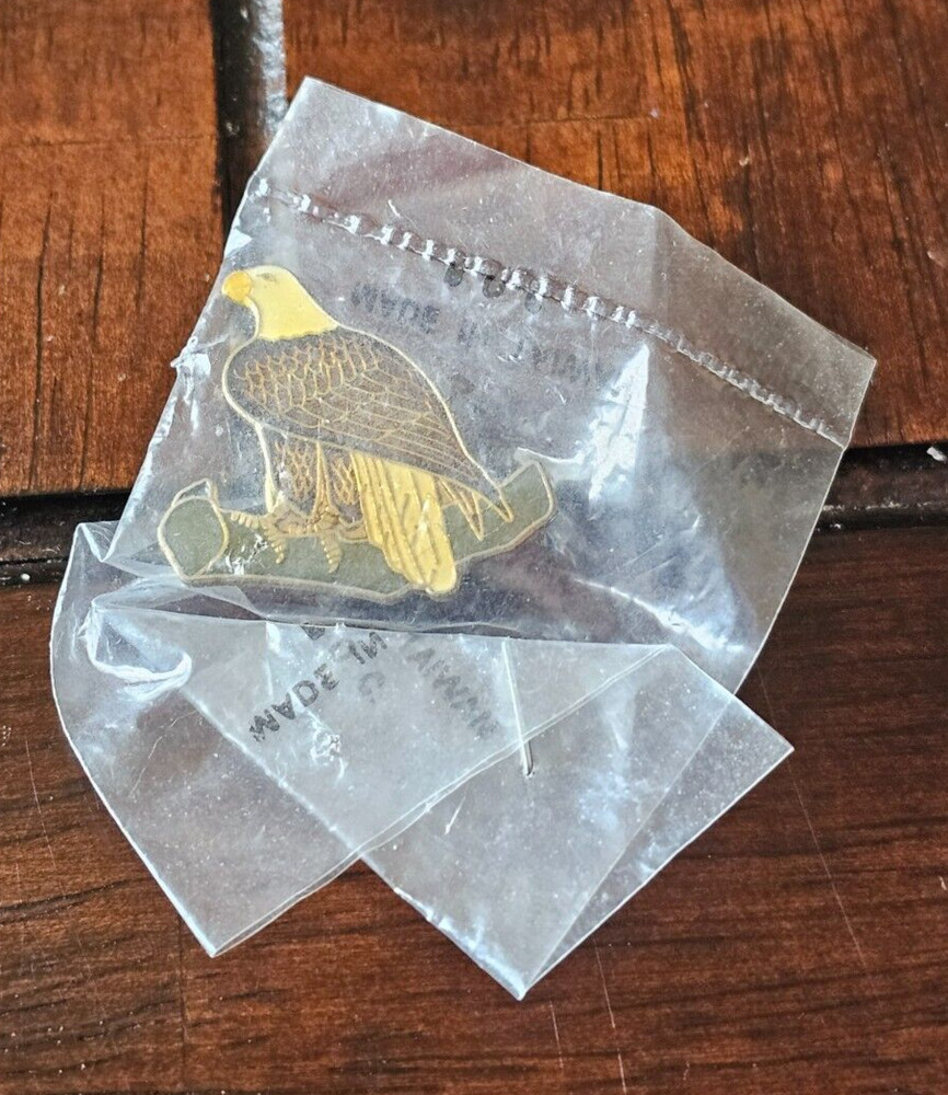 Bald Eagle on Limb lapel pin