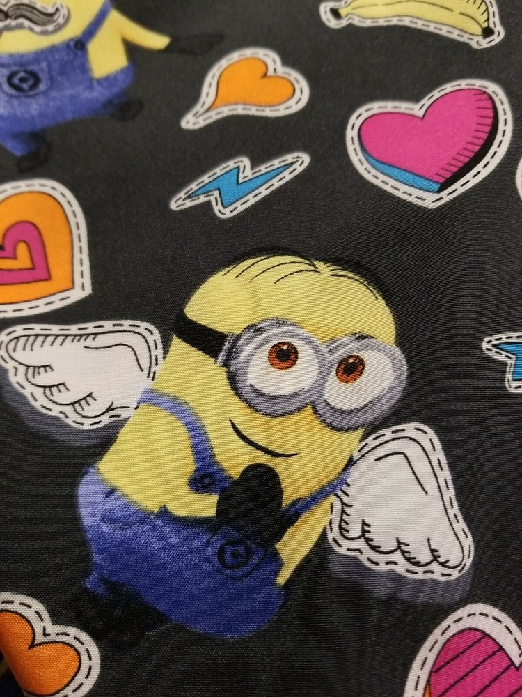 Despicable ME minion Scrub In Size medium W/Pockets NWT performance stretch,soft