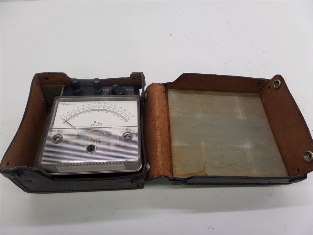 Westinghouse PC-141 AC Voltmeter with Case