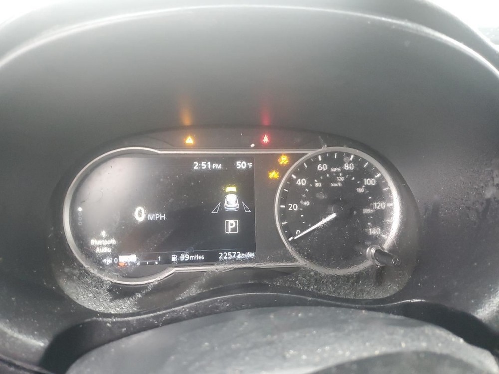 KICKS 2019 Glove Box 4926521