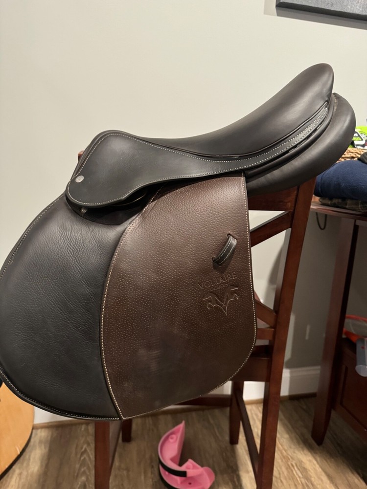 size 17 voltaire Palm Beach, 2023 model, great condition