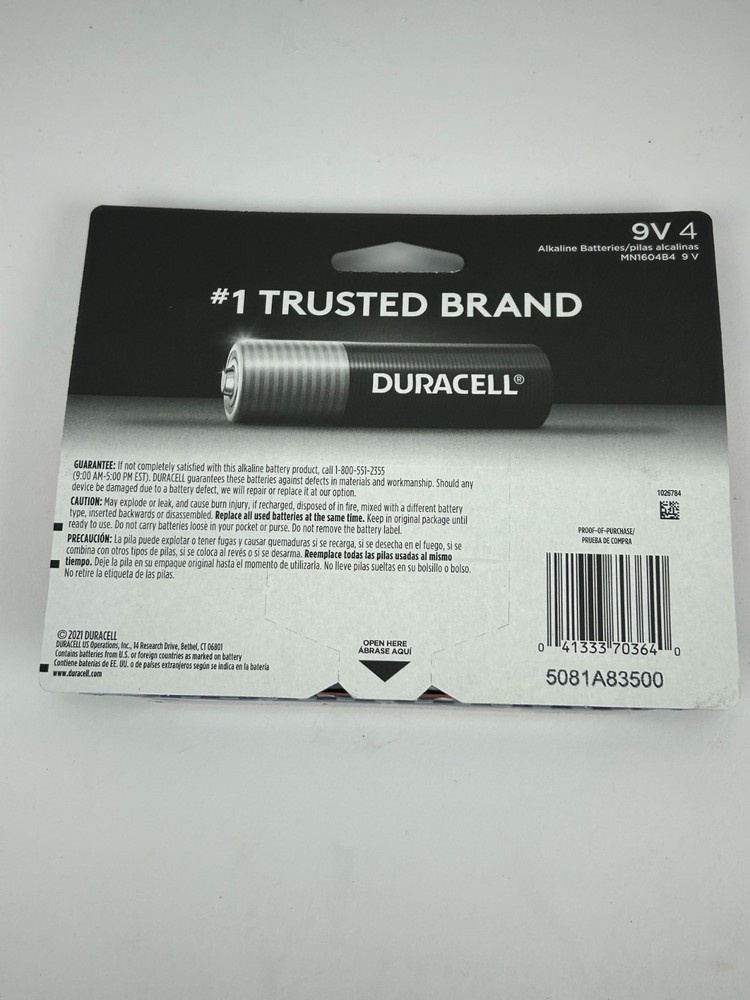 DURACELL 9 VOLT BATTERIES 4 PACK EXP. 2030 NEW SEALED PACKAGING
