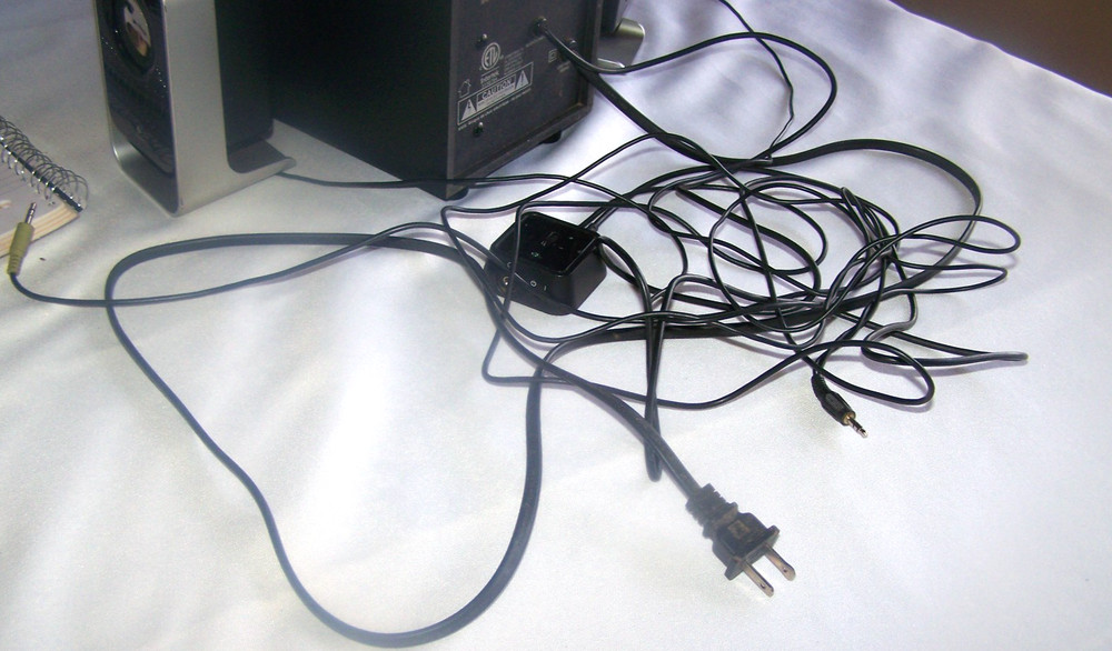 Logitech Z213 Multimedia 2.1 Computer Speaker System w/ Sub - PC, MAC & Mobile