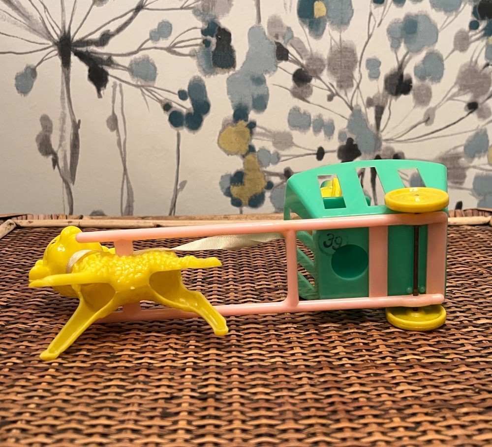 Rosbro Rosen Plastic Easter Lamb Pulling Cart w/ Top Hat Chick