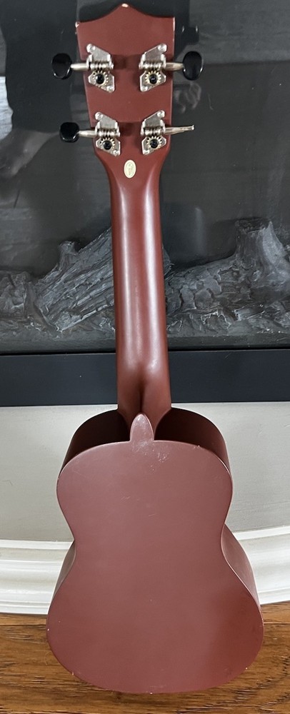 Amahi 21 inch Ukulele Read