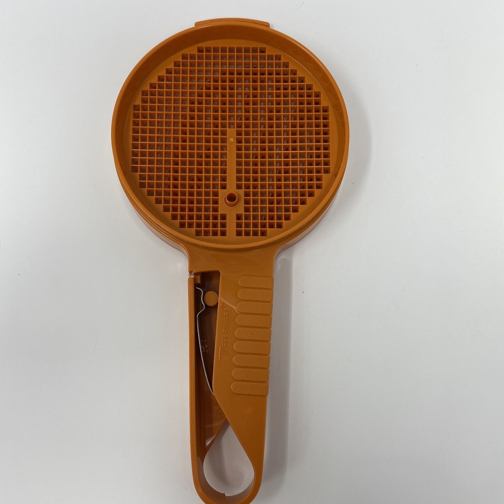 Tupperware VTG Sift It Hand Held Sifter orange