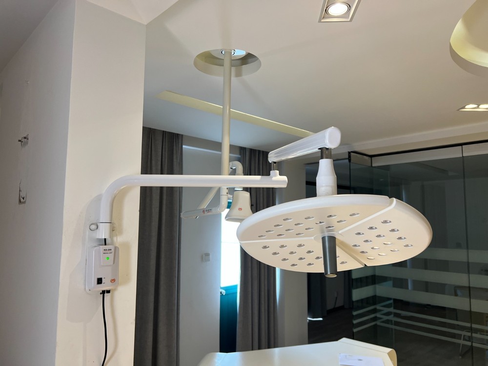 KWS 45 LEDs Dental Surgical LED Shadowless Light Wall Mounted Veterinary Light