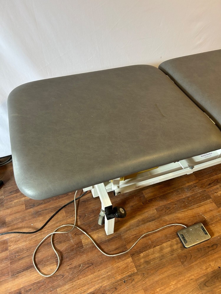 Huntleigh 9232C/UL/SFS High Low Power Treatment Table