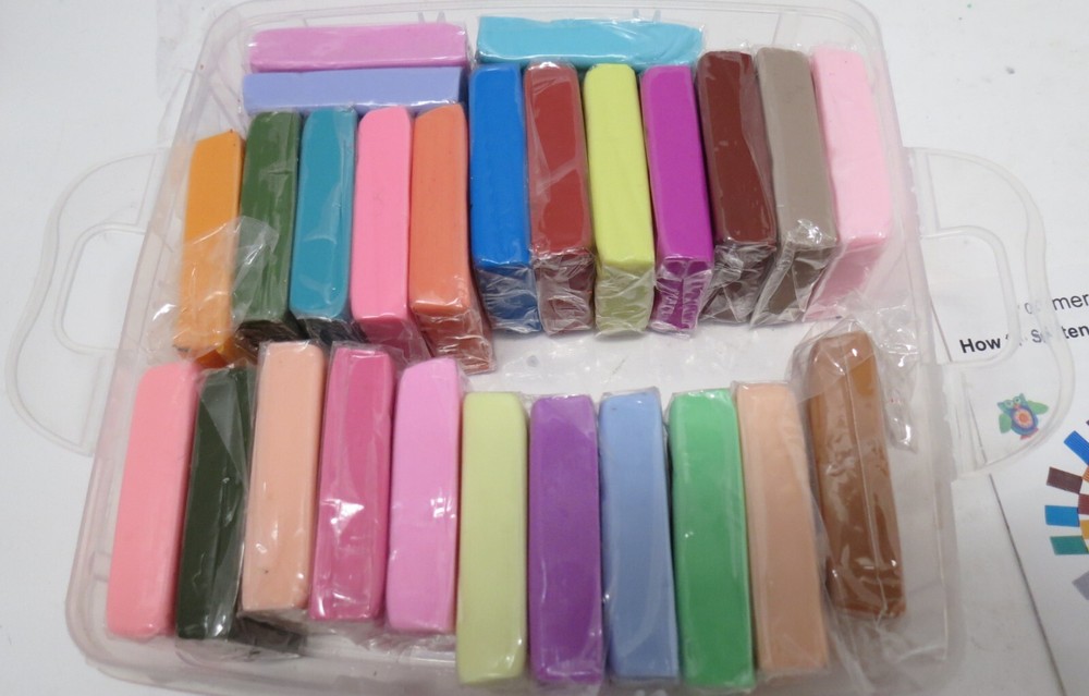 Clay Create Polymer Clay Modeling Kit: A convenient layered plastic box