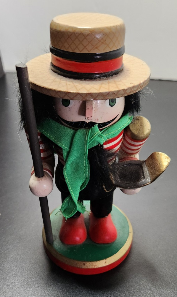 2000 International Italian Nutcracker